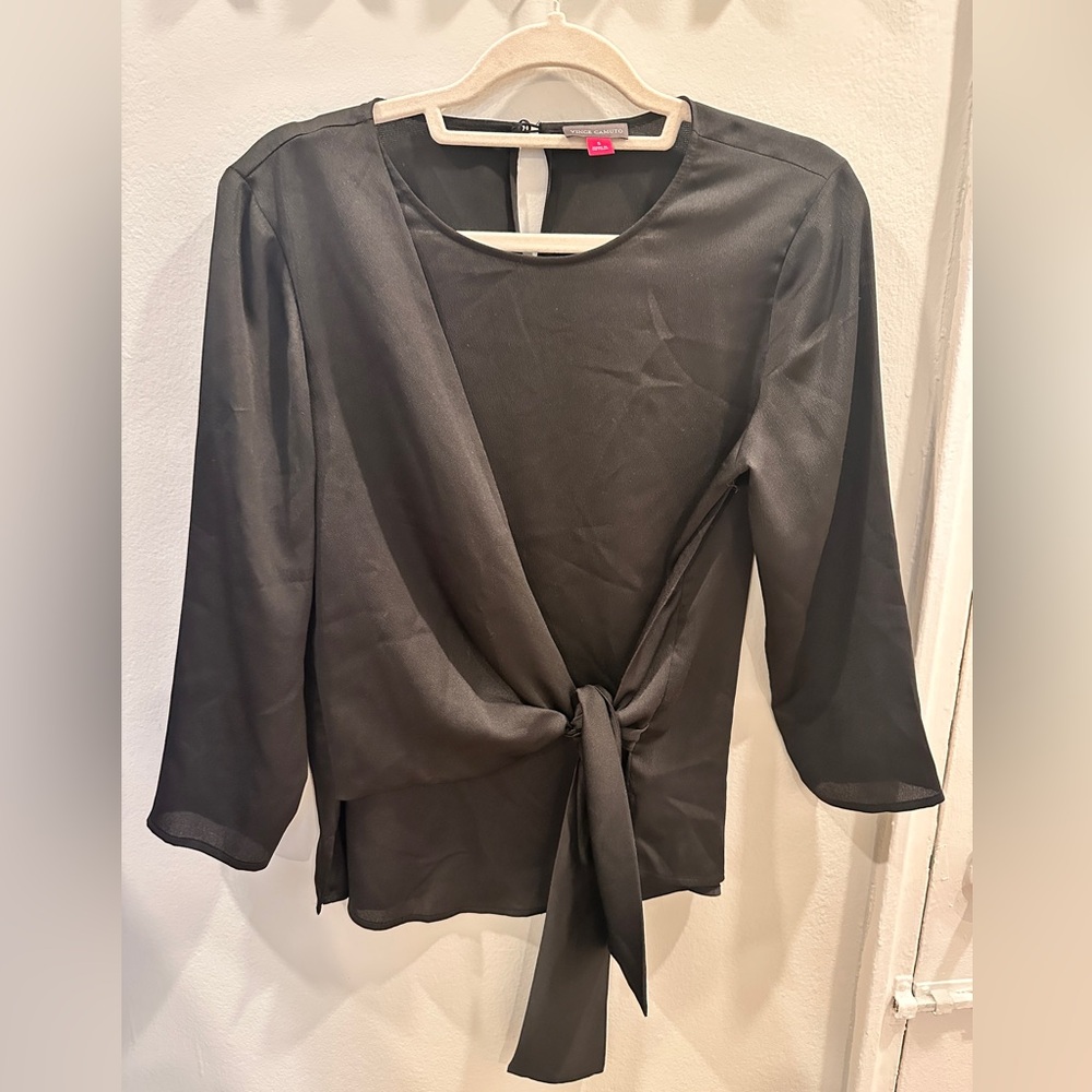 Vince Camuto tie front blouse